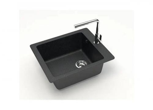 8Q4